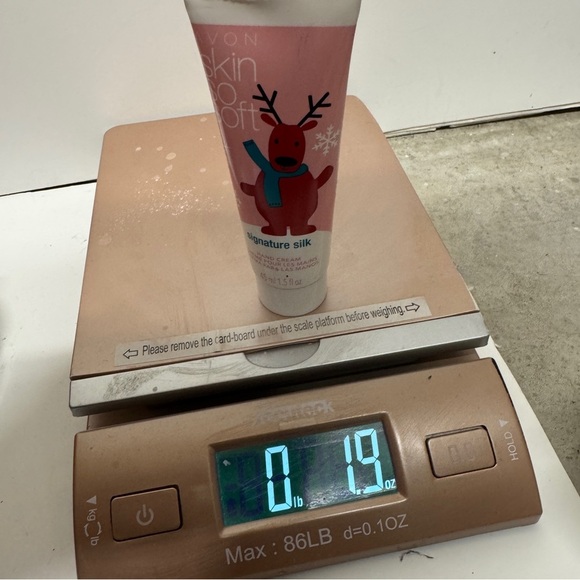 Avon Skin So Soft Signature Silk Hand Cream 1.5 OZ - Picture 3 of 3